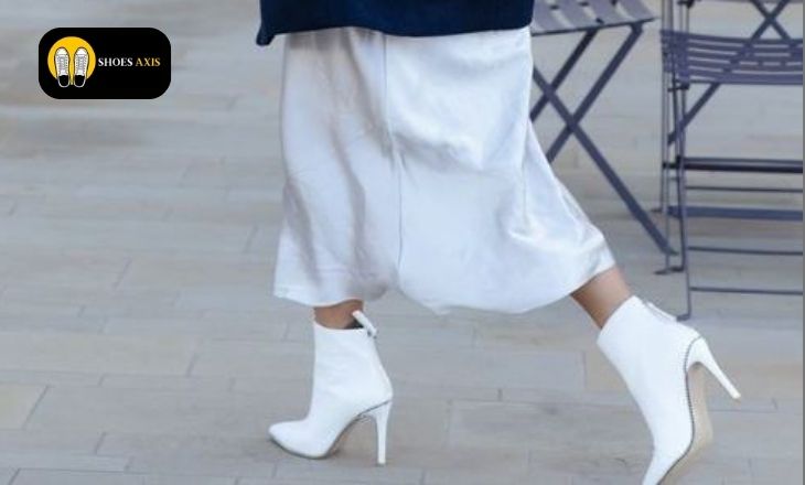 USE OF ANKLE BOOTS WITH MIDI DRESS